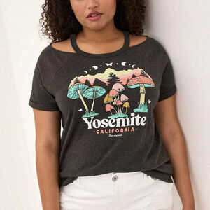 Torrid 2 (2X 18/20) Yosemite National Park‎ Mushroom Butterfly Cold Shoulder Tee